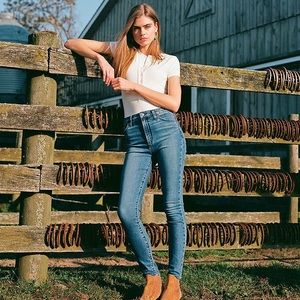 Joe’s Jeans The Bella High Rise Skinny ankle jeans